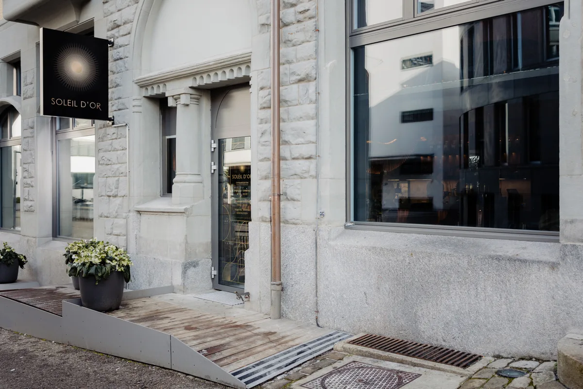 Mitte Januar öffnete das Restaurant von David Geisser und seinem Bruder Benjamin Geisser die Türen. Man sieht das Restaurant Soleil d'Or von aussen.